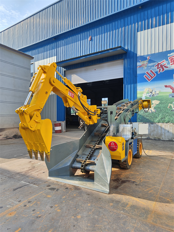 轮式刮板挖掘式装载机